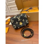 Louis Vuitton  M45773